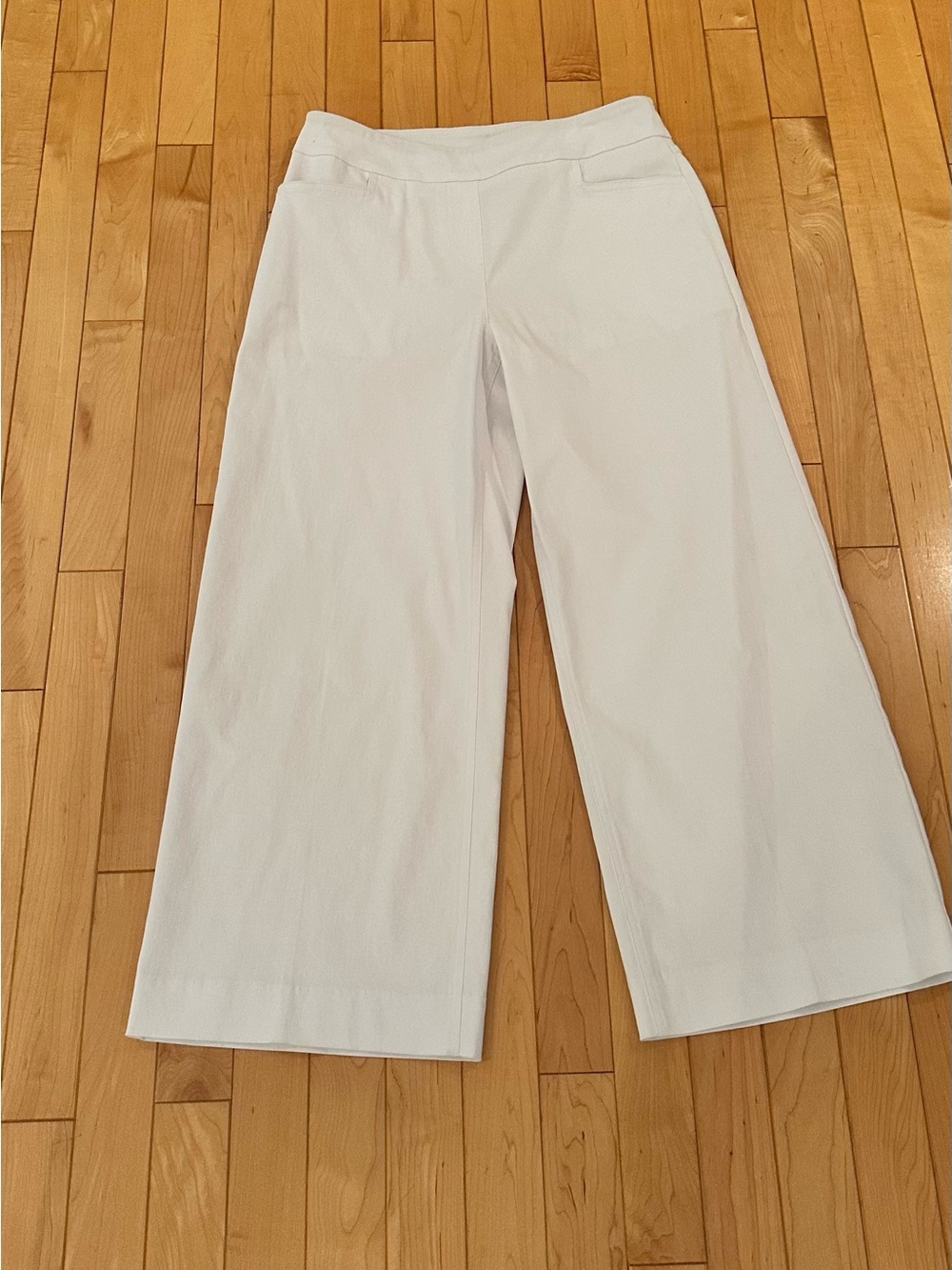 Slim-Sation Pull On Wide Leg Crop Pants with 4 Pockets, White; NWOT, Sz. 6